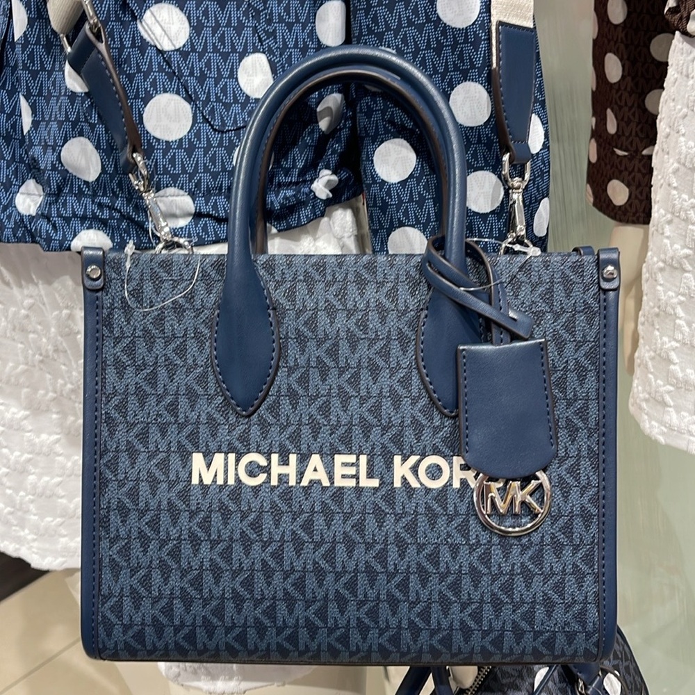 Michael Kors Mirella Small Signature Logo Shopper TZ Crossbody XBODY Bag
Admiral - Picture 9 of 16